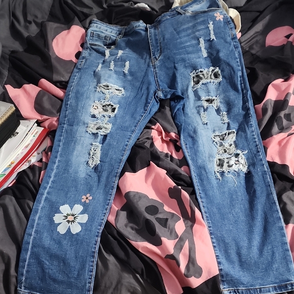 Distressed Blue Jeans - Picture 3 of 7